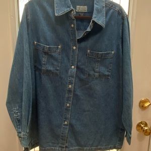 Women’s Jean Shirt Size 22/24